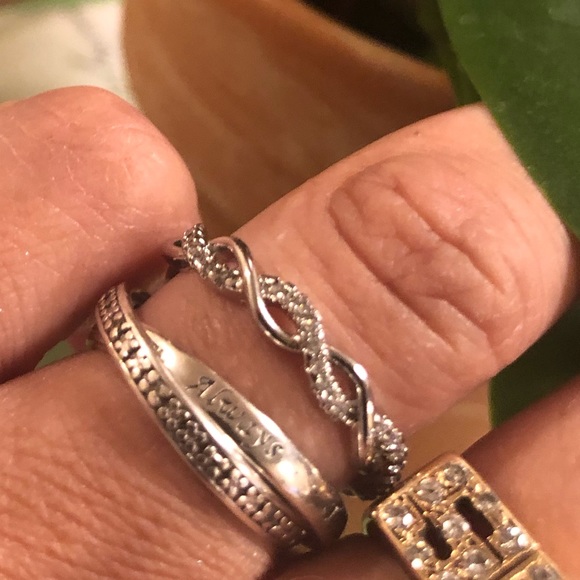 The Vines, Treat Yourself!! White Gold Simplicity - Picture 5 of 8